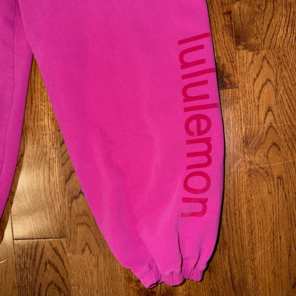 Lululemon Joggers Asia Fit Size Small Inseam 24' Hot Pink Zip Pockets